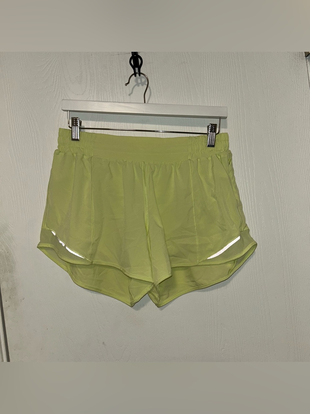 Lululemon Hotty Hot Low Rise Short 4"